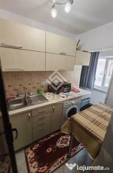Garsonieră decomandată în Central