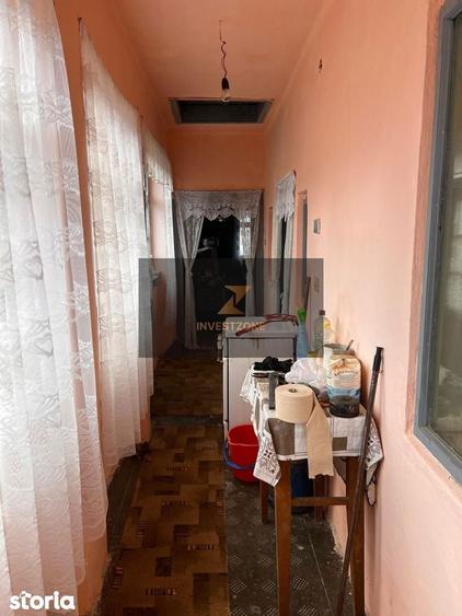 Casă cu 4 camere cu Teren 2328 Mp în Vadu Crișului