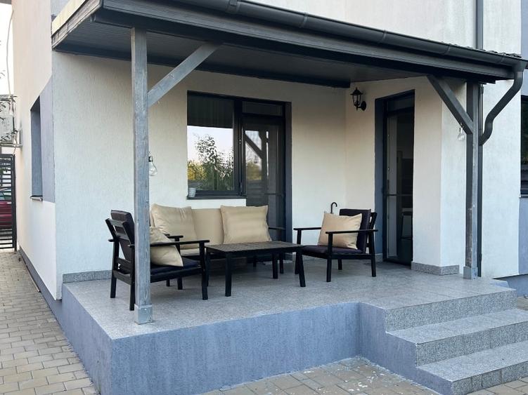 Duplex cu 4 camere cu Canalizare în Domnești