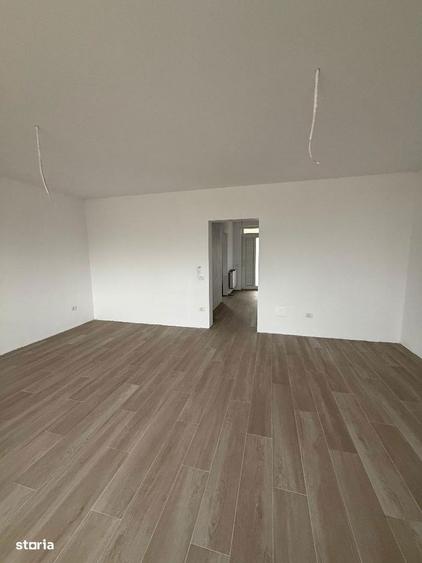 De vanzare Casa isiruita, zona Carolina Mall Cartier Nou - 1