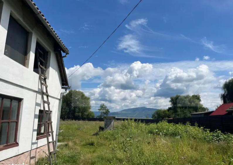 Casa cu parau in spatele curtii in Prejmer, ideala pentru in - 5