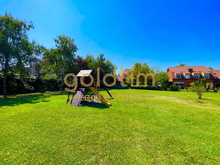 Duplex cu 6 camere cu Piscina în Iancu Nicolae