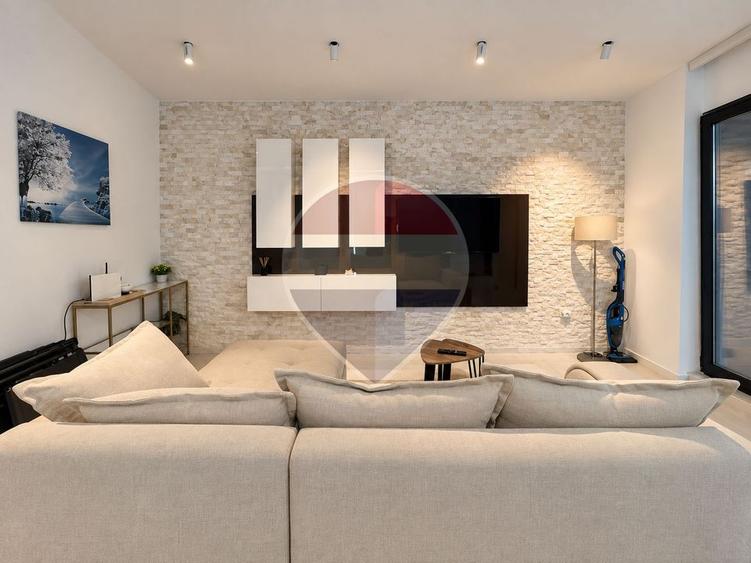 Apartament cu 2 camere semidecomandat, mobilat în Central