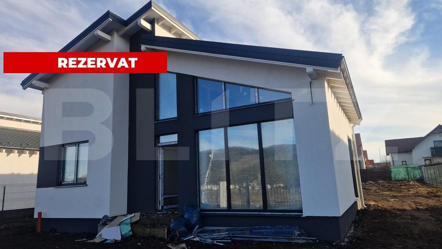 Casă individuală cu 3 camere cu Canalizare în Hărman