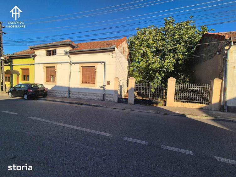 Casă cu 2 camere cu Teren 365 Mp în Central