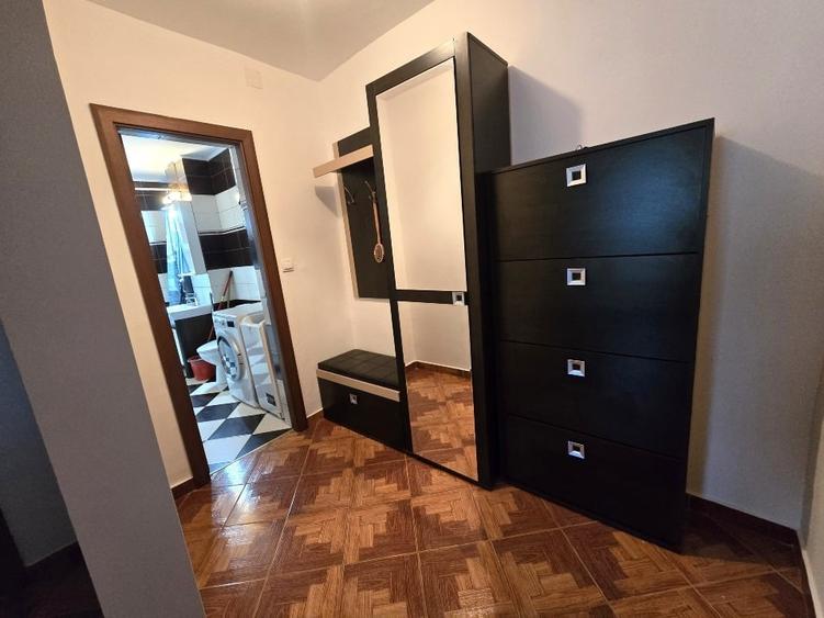 Apartament cu 2 camere decomandat, mobilat în Central