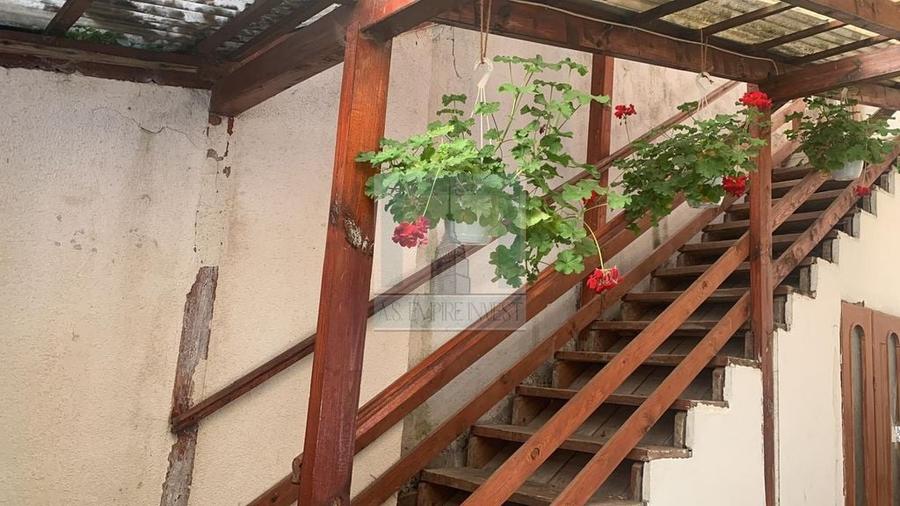 Apartament cu 3 camere decomandat în Schei
