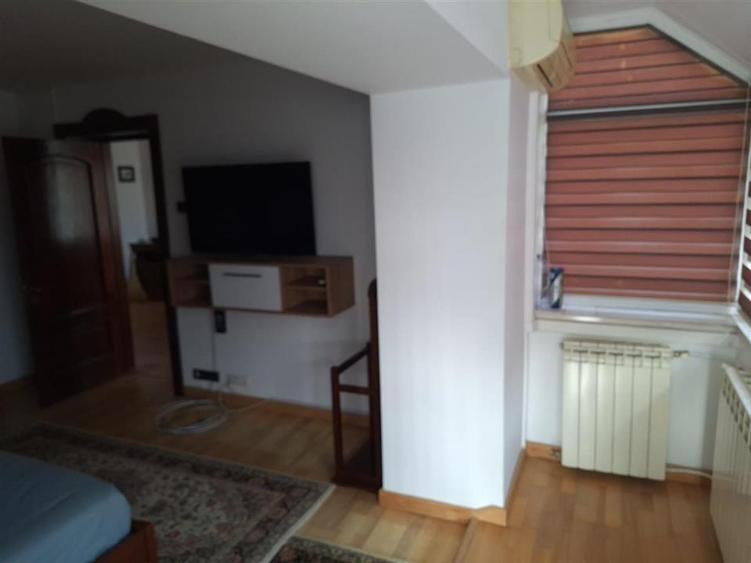 Apartament cu 3 camere decomandat, mobilat în Târgu Cucu