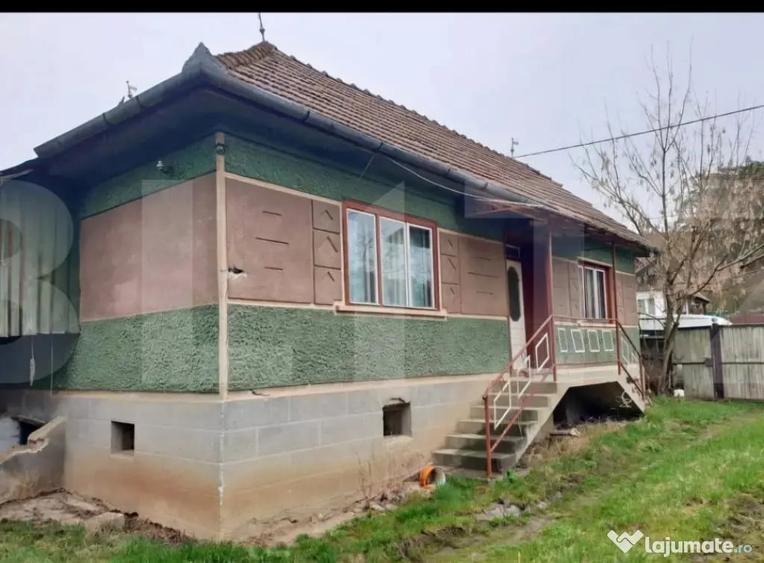 Casă cu 2 camere cu Teren 1426 Mp în Central
