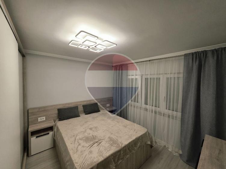 Apartament cu 2 camere semidecomandat, mobilat în Micălaca