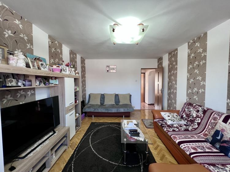 Apartament cu 2 camere decomandat, mobilat în Girocului