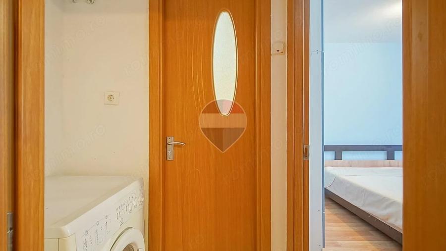 Apartament cu 3 camere semidecomandat în Astra