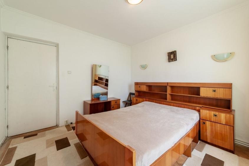 Apartament cu 3 camere decomandat în Bere