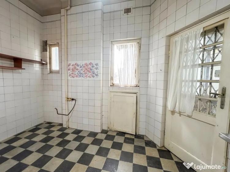 Apartament cu 4 camere decomandat în Rosetti