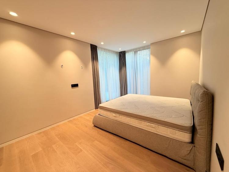Apartament cu 4 camere decomandat, mobilat în Primăverii