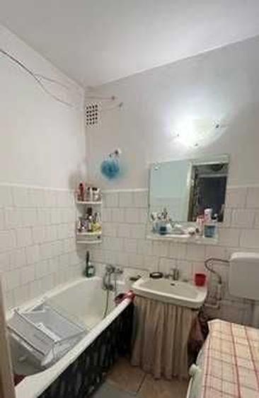 Vanzare Apt 3 camere,parter ,decomandat,bloc 4 etaje,sector 4, 10 min Dr Gazarului sau 5 min str Straja(linii RATB) - 3
