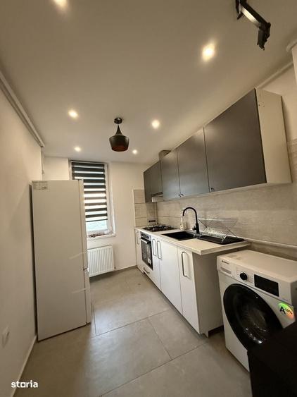 Apartament cu 3 camere semidecomandat în Militari