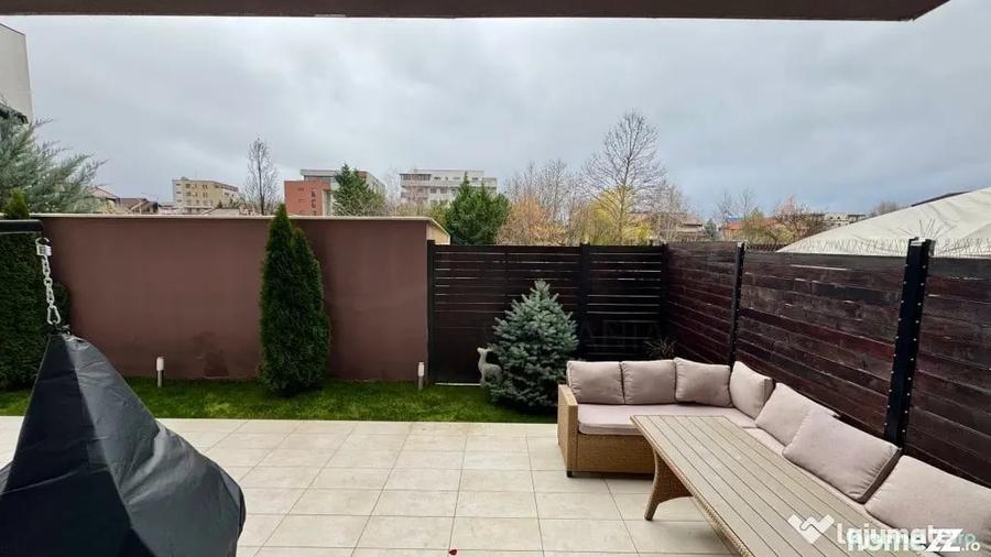 Apartament cu 3 camere semidecomandat în Sisești
