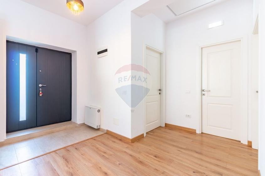 Casă / Vilă parter de vanzare in Balotesti, toate utilitatile - 2