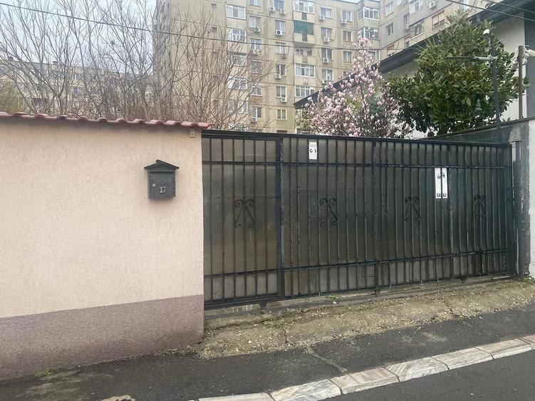 Vand teren + cu casa de vanzare, suprafa?a totala 242mp - 1