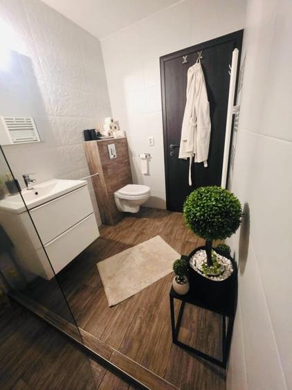 Apartament zona Vivo , 43 mp utili , parter inalt , mobilat si utilat - 3