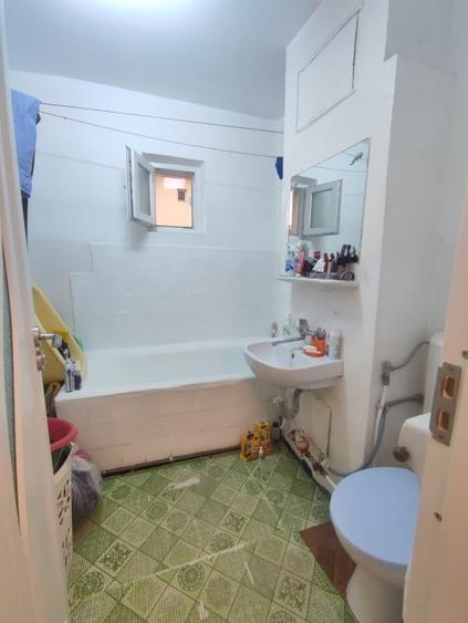 Apartament 3 camere decomandat Canta Brates etaj 3 - 4