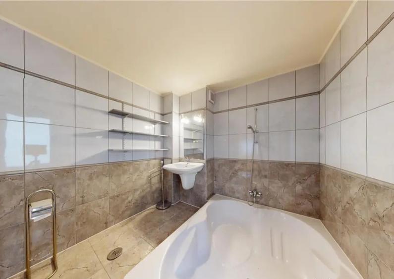 Volum arhitectural remarcabil:Sediu firma, Clinica,Investiti - 13