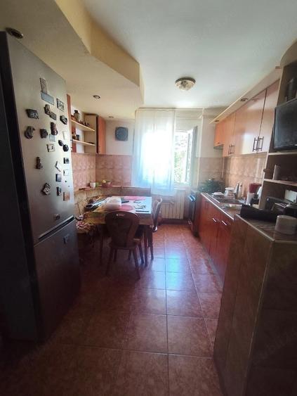 Apartament 3 camere cf 1 decomandat - 4