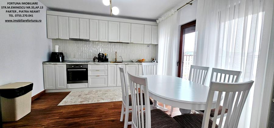 Proprietate D-va Rosie, Casa cocheta, camin de suflet - 3