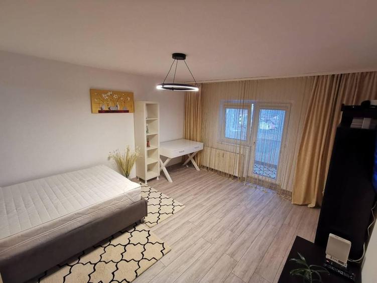 Mall Vitan, garsoniera, moderna, spatioasa, bloc mixt, libera - 3