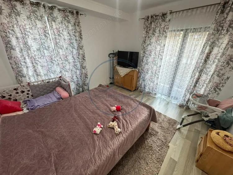 Apartament cu 3 camere decomandat în Calea Moldovei