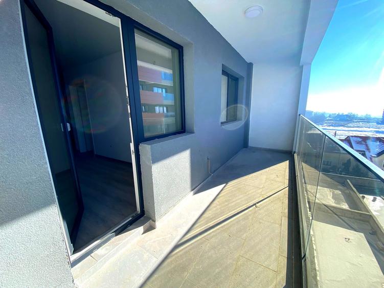 Ap.2 cam - Copou - Sadoveanu - bloc nou - mutare imediată - Tva 21% inclus - 7