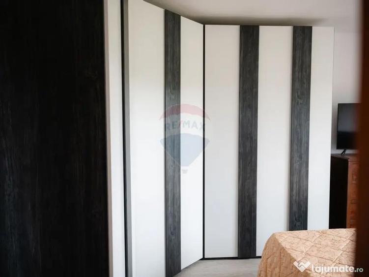 Casa / Vila cu 5 camere de vanzare - 1