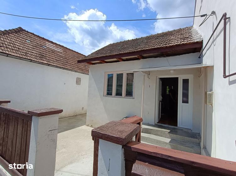 Apartament la casa ( triplex ) / 9 mai - 3
