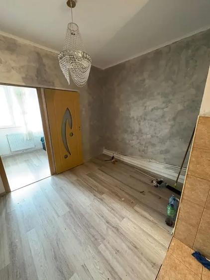 Vand Garsoniera Bulevardul Basarabia Confort 3 Centrala Proprie - 1