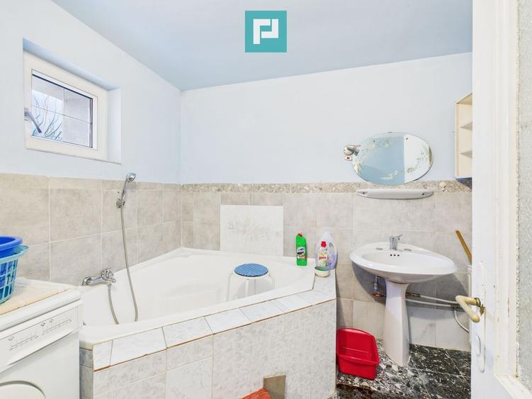 Casă cu 2 corpuri  și 5 camere în Livada - 12