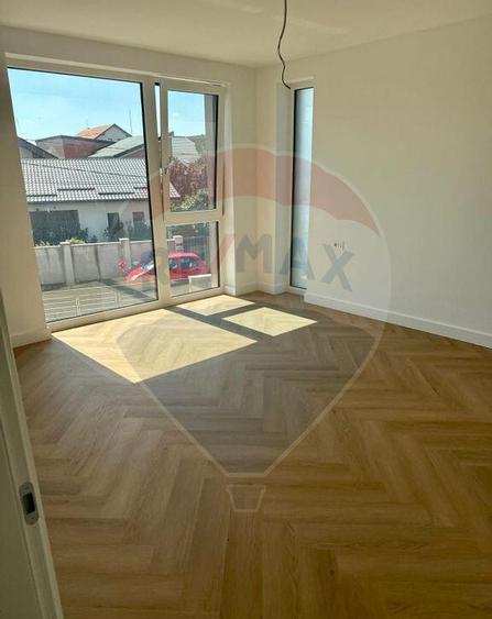 Casa / Vila cu 4 camere de vanzare - 9