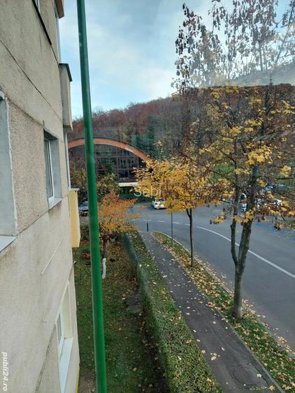 Vand apartament cu 4 camere in racadau