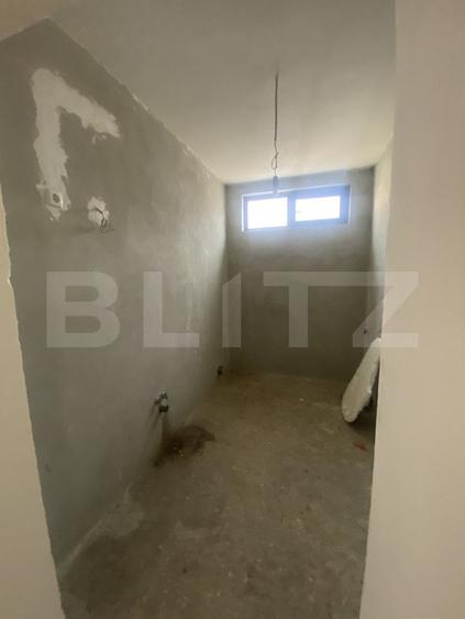 Casă individuală cu 8 camere cu Canalizare în Bucov