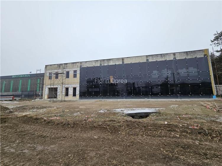 Cladire Comerciala - 1160 mp - Showroom - Servicii