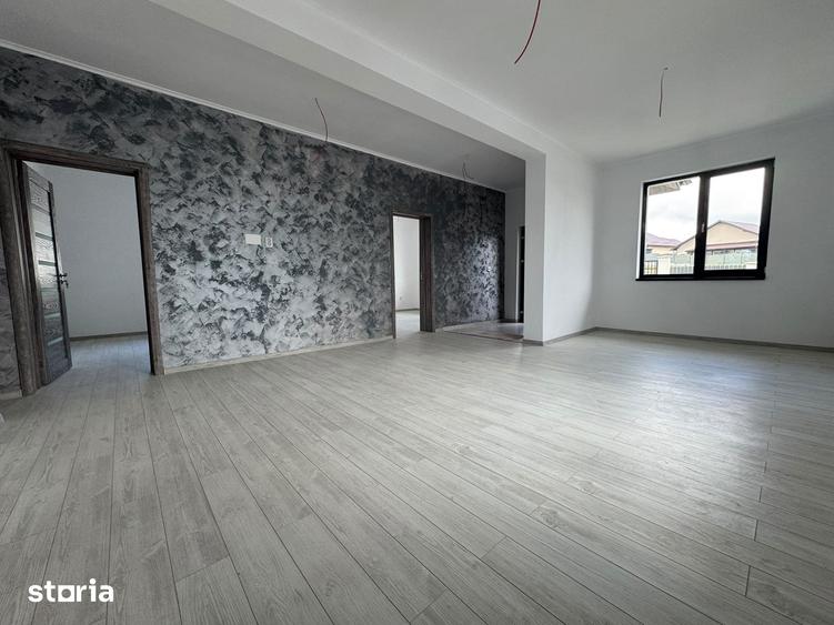 Casă cu 4 camere cu Teren 476 Mp în Cug