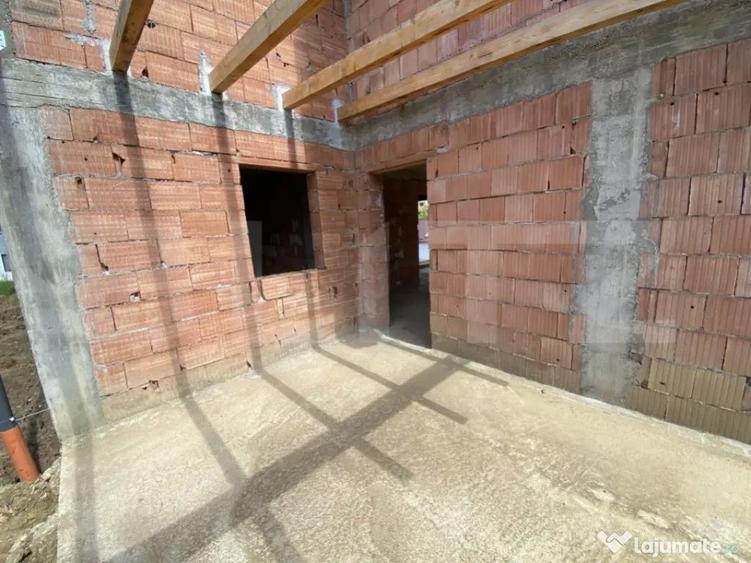 Casa familiala la rosu in suprafat utila de 199 mp si 400 mp - 8