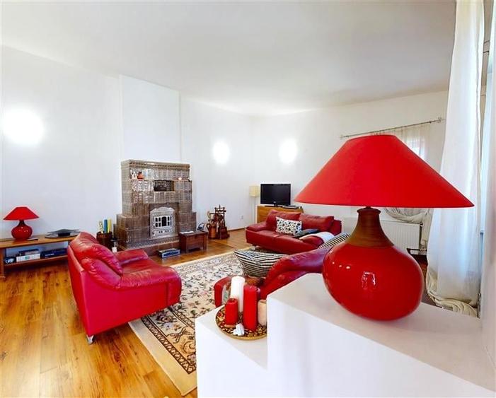 Tur LIVE!Casa cu arhitectura traditionala, curte spatioasa,foisor,Rucar. Bran - 18