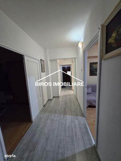 Apartament cu 4 camere în Rovine