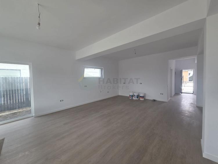 Casă individuală cu 4 camere cu Canalizare în Tunari