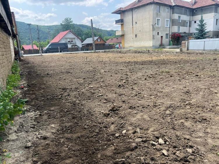 Teren de inchiriat in centrul localitatii Helegiu, judetul Bacau - 4