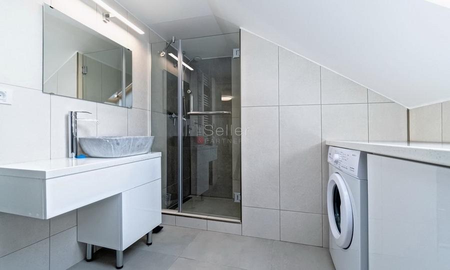 Proprietate Unica in Cartierul Schei Piata Unirii - 2