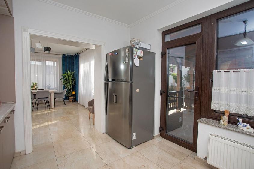 Vilă P+M, Clujului, 190 mp, teren 520 mp, singur în curte. 225 000 E - 17