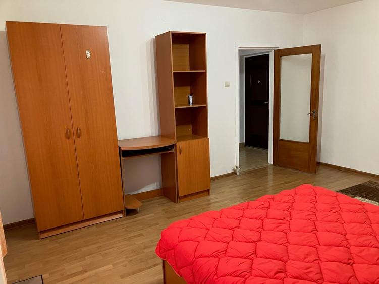 Inchiriere garsoniera Calea Rahovei-Pta Chirigiu,4/10,decomandata,mobilata,350€ - 3