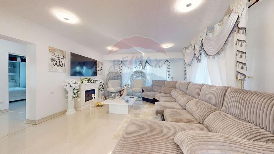 Casă/Vilă individuală | P+E+M | Teren 1075 mp | Cristian - 1